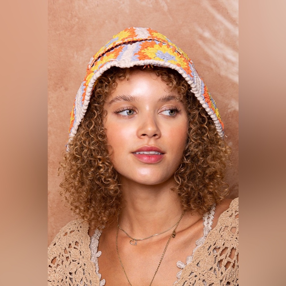 Crochet Granny Square Chenille Bucket Hat - POL - Picture 4 of 5